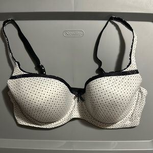 Victoria secret body by Victoria lined demi size 36DD.